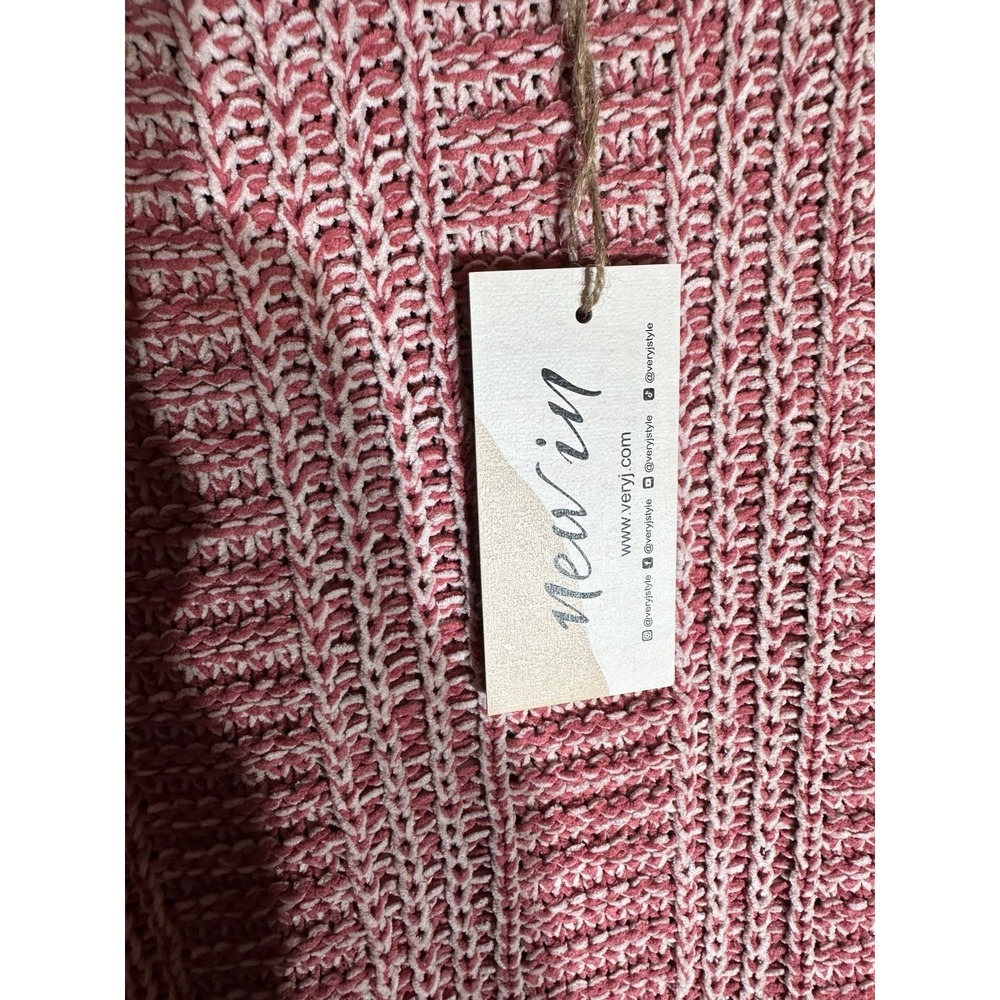 New In Size Large Pink Sweater NWT - Picture 3 of 7